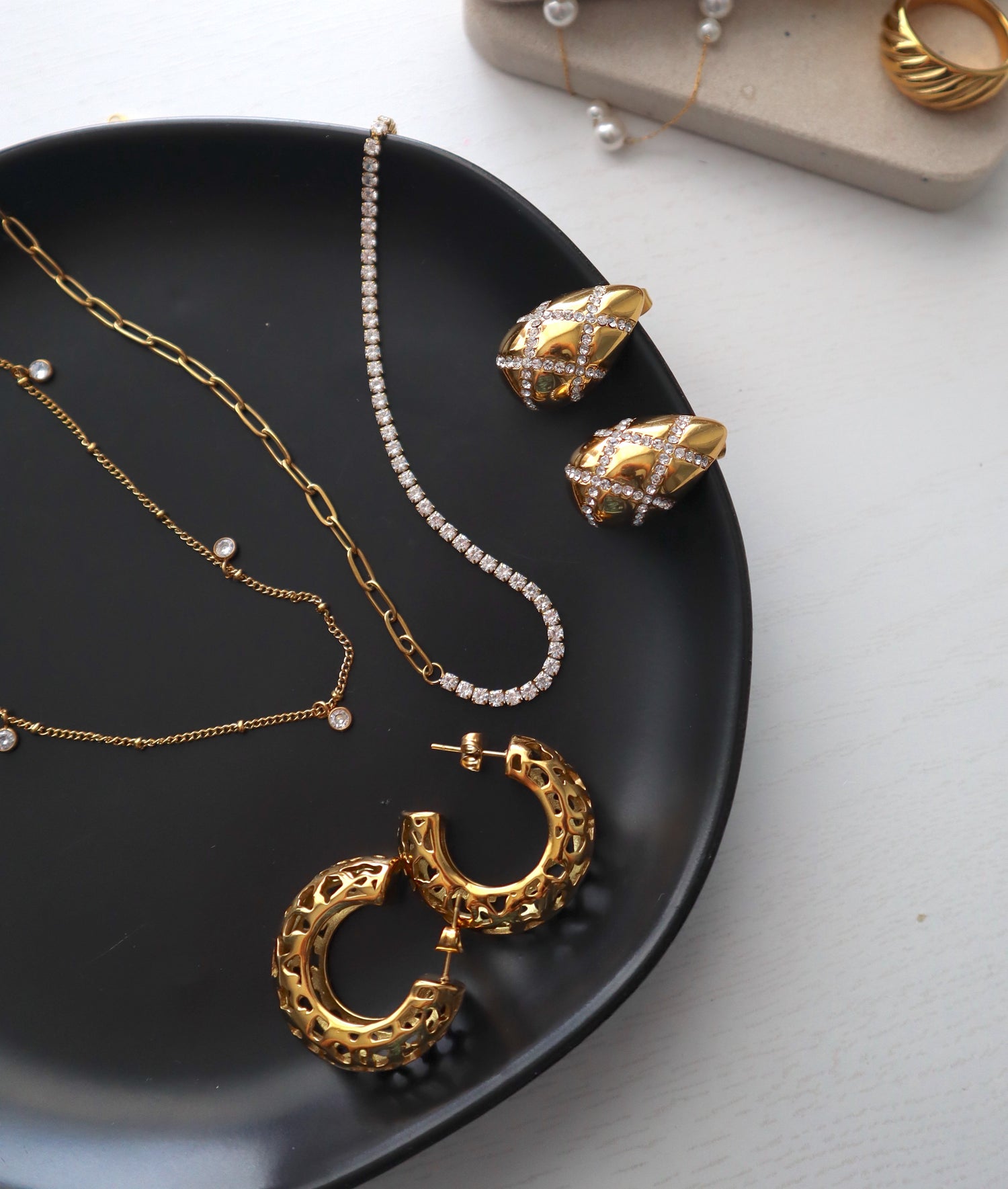 SHOP ALL - JESSA JEWELRY | GOLD JEWELRY; earrings, rings, necklaces, jewelry storage; gold jewelry for everyday wear, minimalistic jewelry