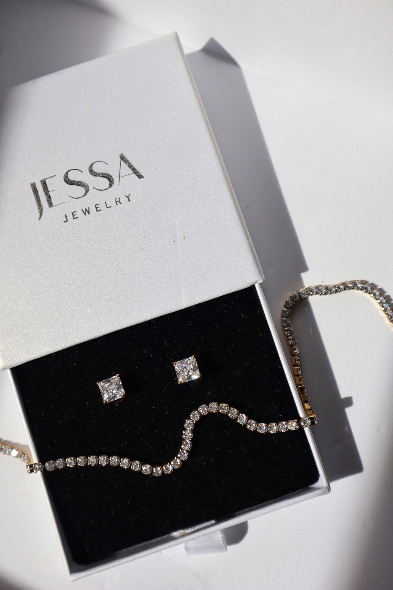 SHOP ALL - JESSA JEWELRY | GOLD JEWELRY; earrings, rings, necklaces, jewelry storage; gold jewelry for everyday wear, minimalistic jewelry