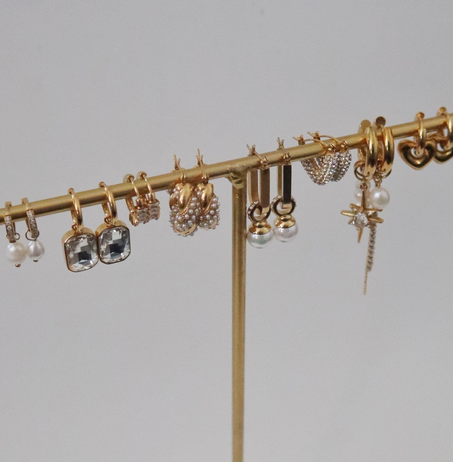 EARRINGS - JESSA JEWELRY | GOLD JEWELRY; earrings, rings, necklaces, jewelry storage; gold jewelry for everyday wear, minimalistic jewelry