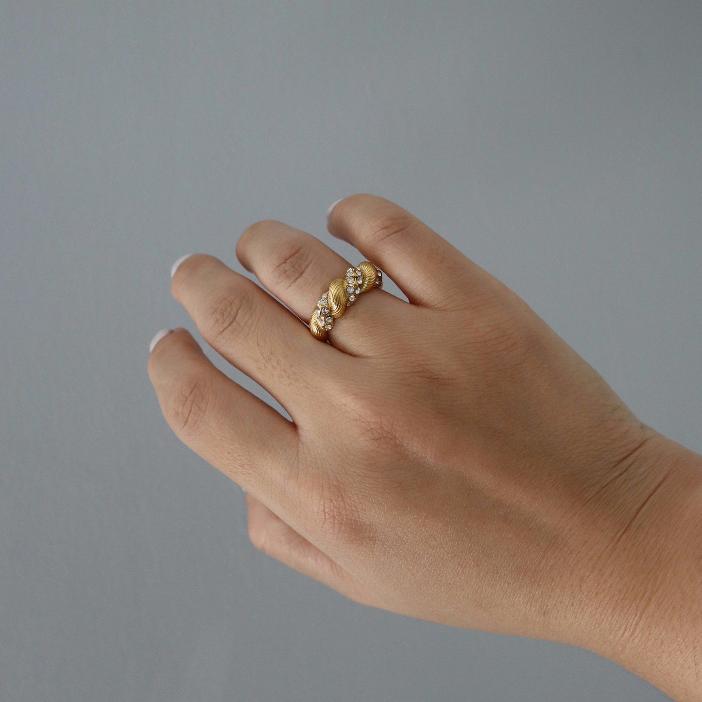Ari Ring | Twisted Ring - JESSA JEWELRY | GOLD JEWELRY; dainty, affordable gold everyday jewelry. Tarnish free, water-resistant, hypoallergenic. Jewelry for everyday wear