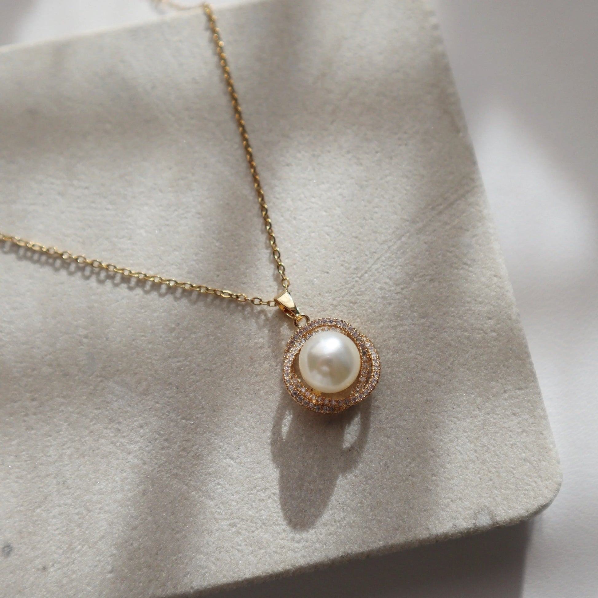 Mae Pearl Necklace - JESSA JEWELRY | GOLD JEWELRY; dainty, affordable gold everyday jewelry. Tarnish free, water-resistant, hypoallergenic. Jewelry for everyday wear