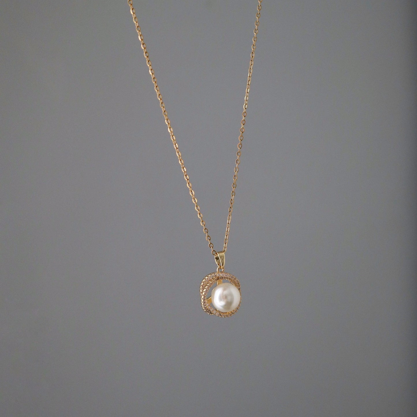 Mae Pearl Necklace - JESSA JEWELRY | GOLD JEWELRY; dainty, affordable gold everyday jewelry. Tarnish free, water-resistant, hypoallergenic. Jewelry for everyday wear