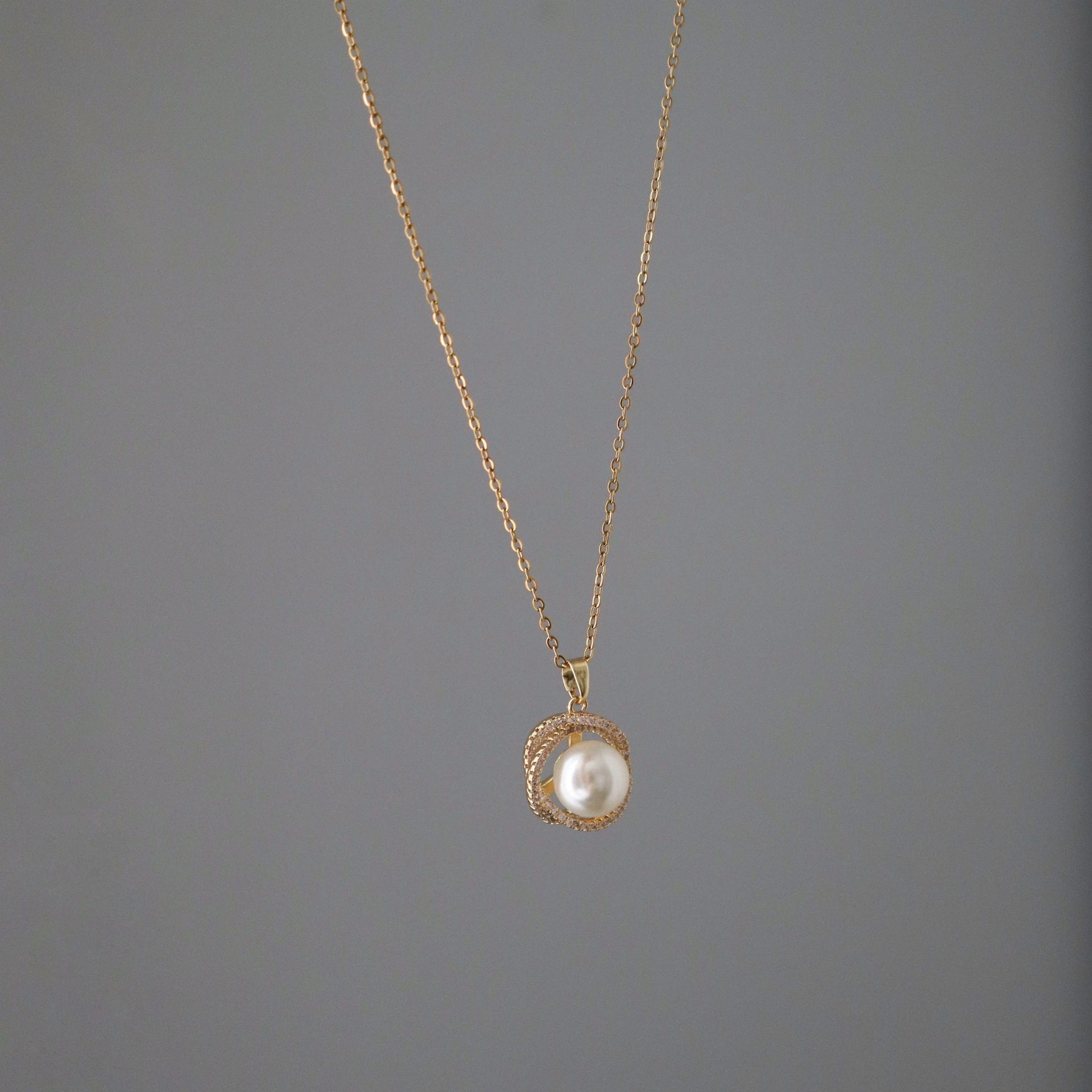 Mae Pearl Necklace - JESSA JEWELRY | GOLD JEWELRY; dainty, affordable gold everyday jewelry. Tarnish free, water-resistant, hypoallergenic. Jewelry for everyday wear