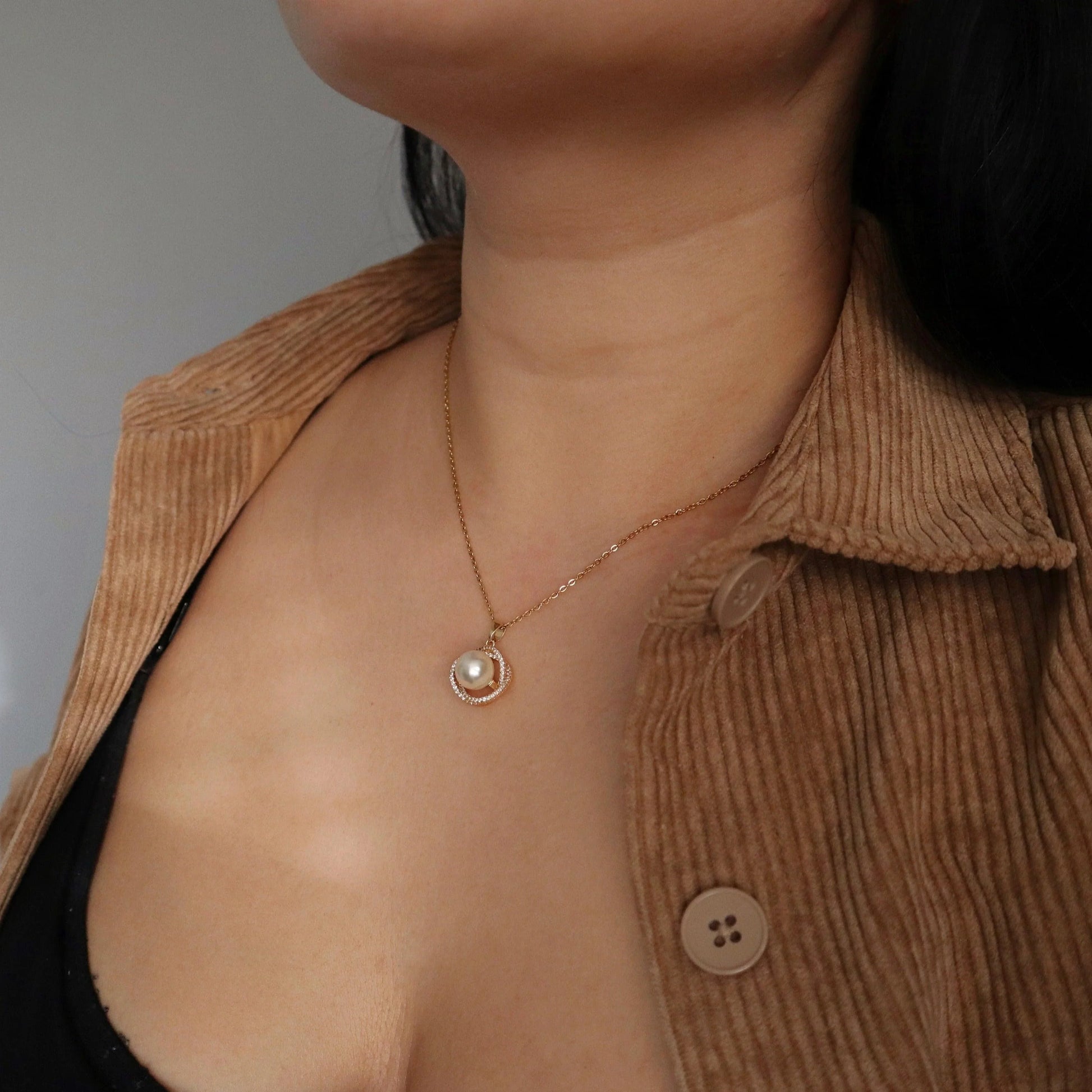 Mae Pearl Necklace - JESSA JEWELRY | GOLD JEWELRY; dainty, affordable gold everyday jewelry. Tarnish free, water-resistant, hypoallergenic. Jewelry for everyday wear
