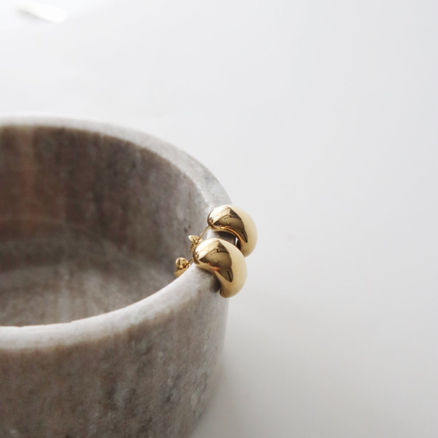 Chloe Hoop Earrings | Chunky Hoop