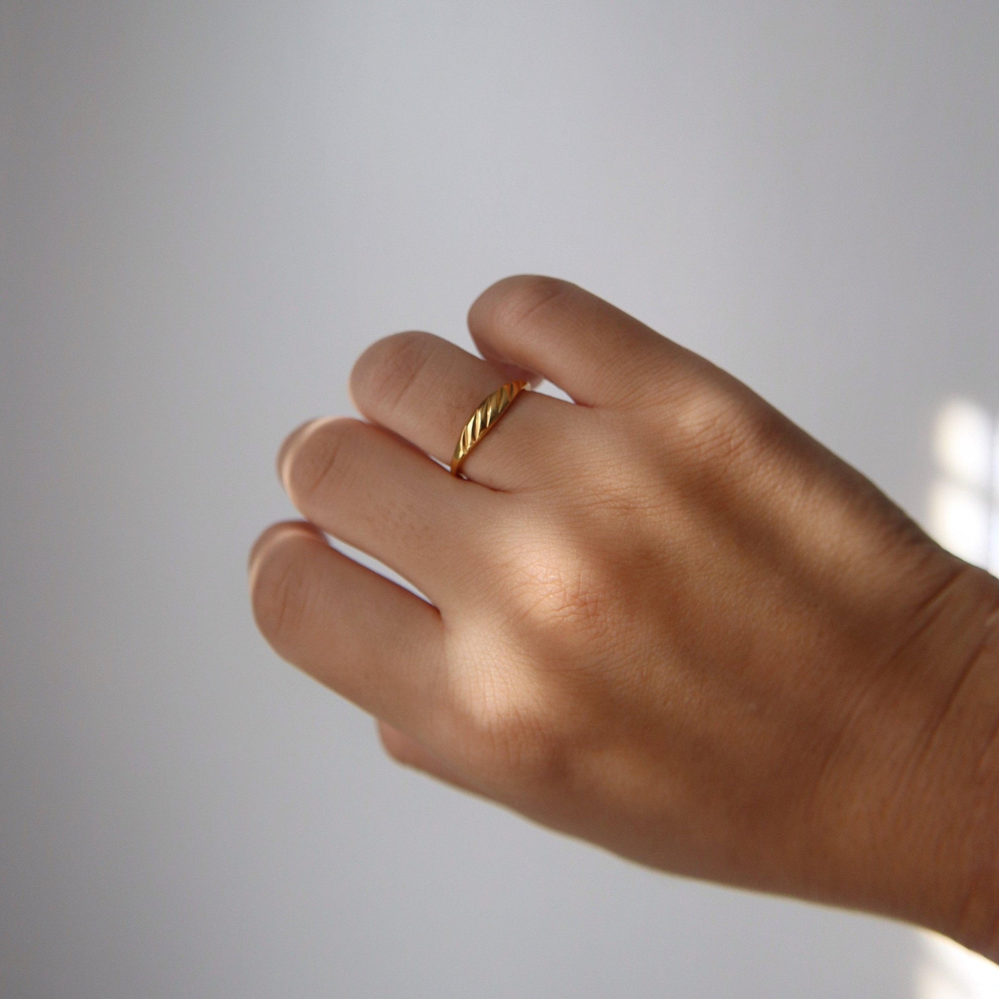 Evie Ring | Dainty Gold Ring - JESSA JEWELRY | GOLD JEWELRY; dainty, affordable gold everyday jewelry. Tarnish free, water-resistant, hypoallergenic. Jewelry for everyday wear