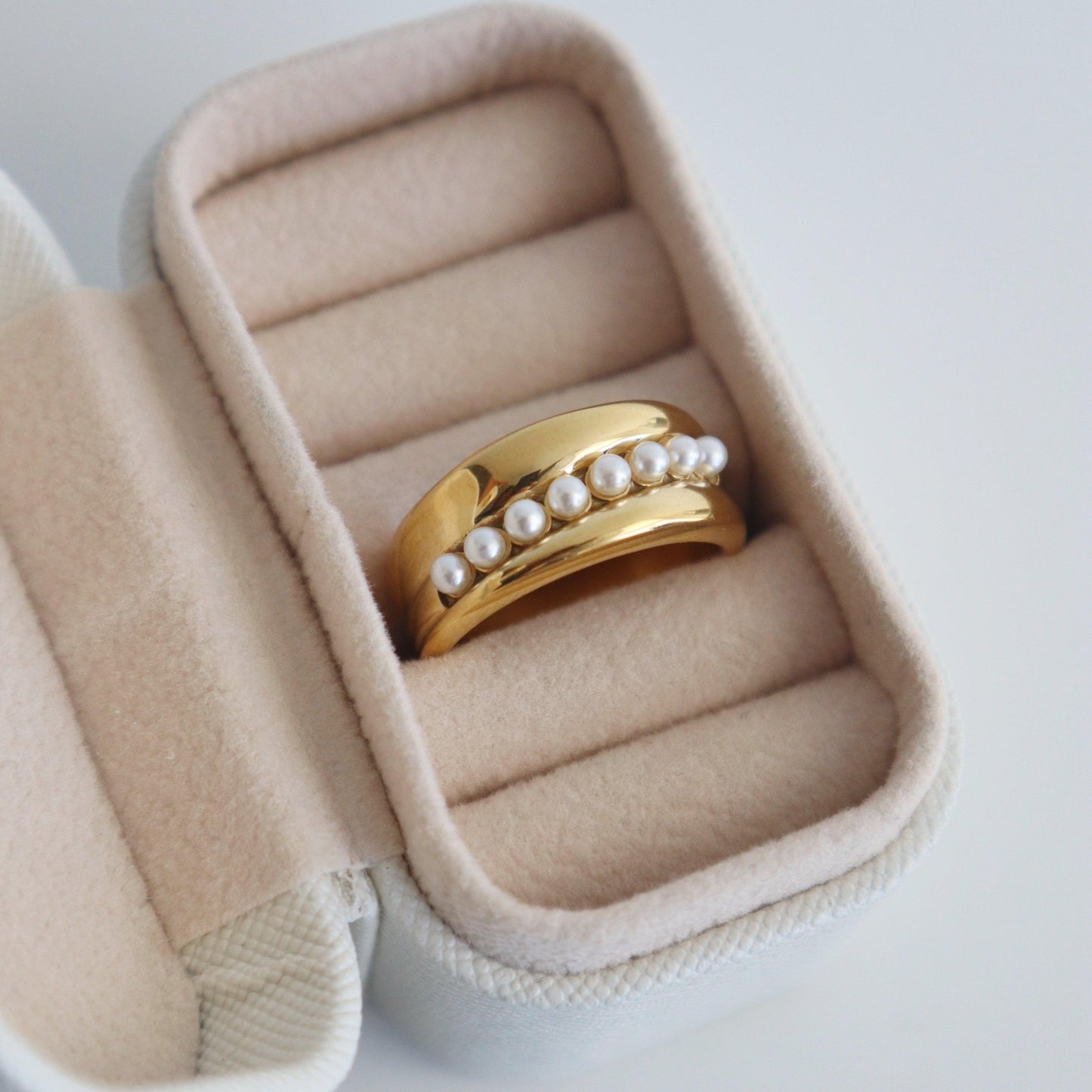 Perla Ring | Chunky Pearl Ring