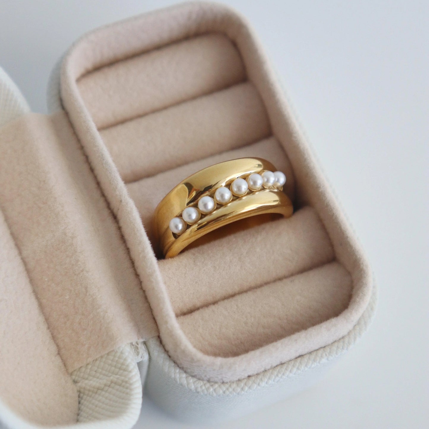 Perla Ring | Chunky Pearl Ring