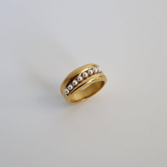 Perla Ring | Chunky Pearl Ring