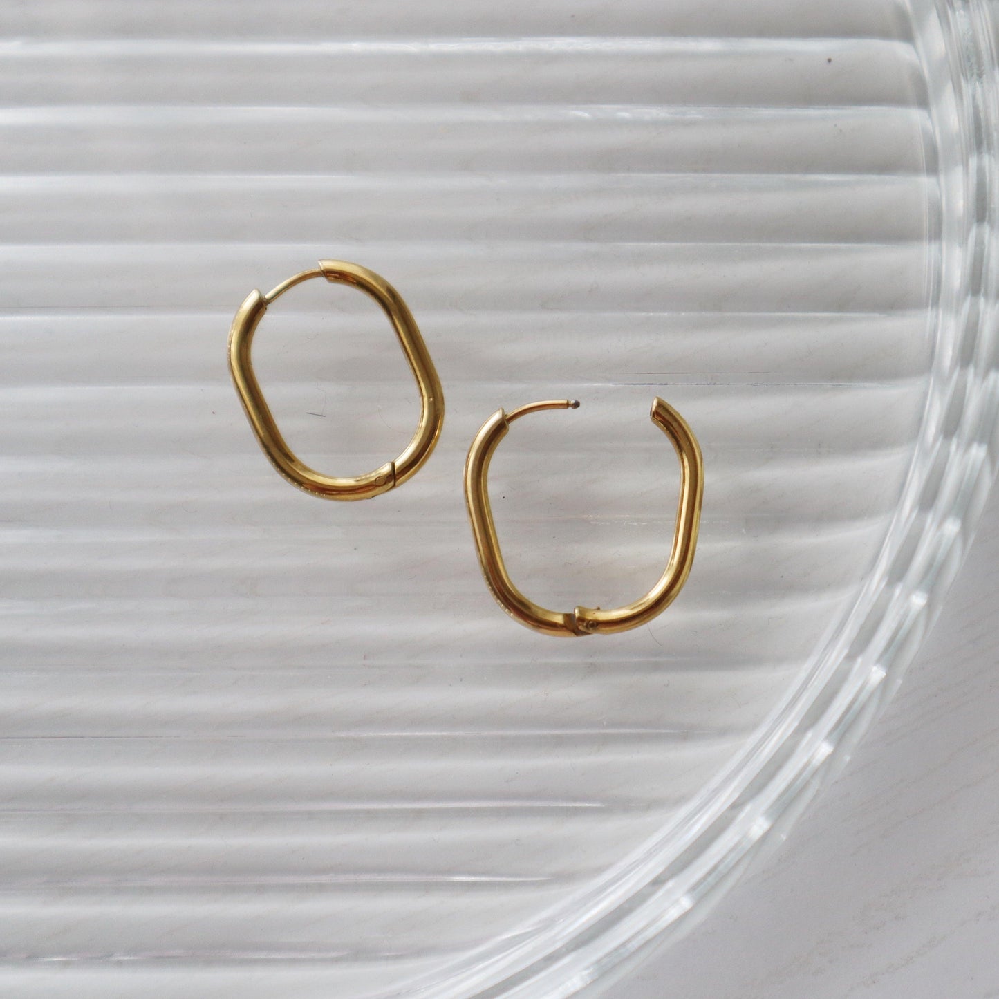 Oval Hoops | Minimalistic Gold Hoops - JESSA JEWELRY | GOLD JEWELRY; dainty, affordable gold everyday jewelry. Tarnish free, water-resistant, hypoallergenic. Jewelry for everyday wear
