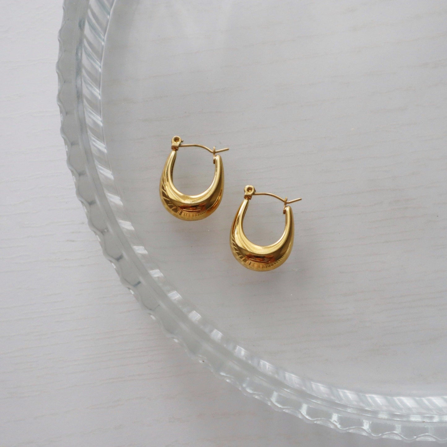 Sydney Hoops | Chunky Hoops - JESSA JEWELRY | GOLD JEWELRY; dainty, affordable gold everyday jewelry. Tarnish free, water-resistant, hypoallergenic. Jewelry for everyday wear