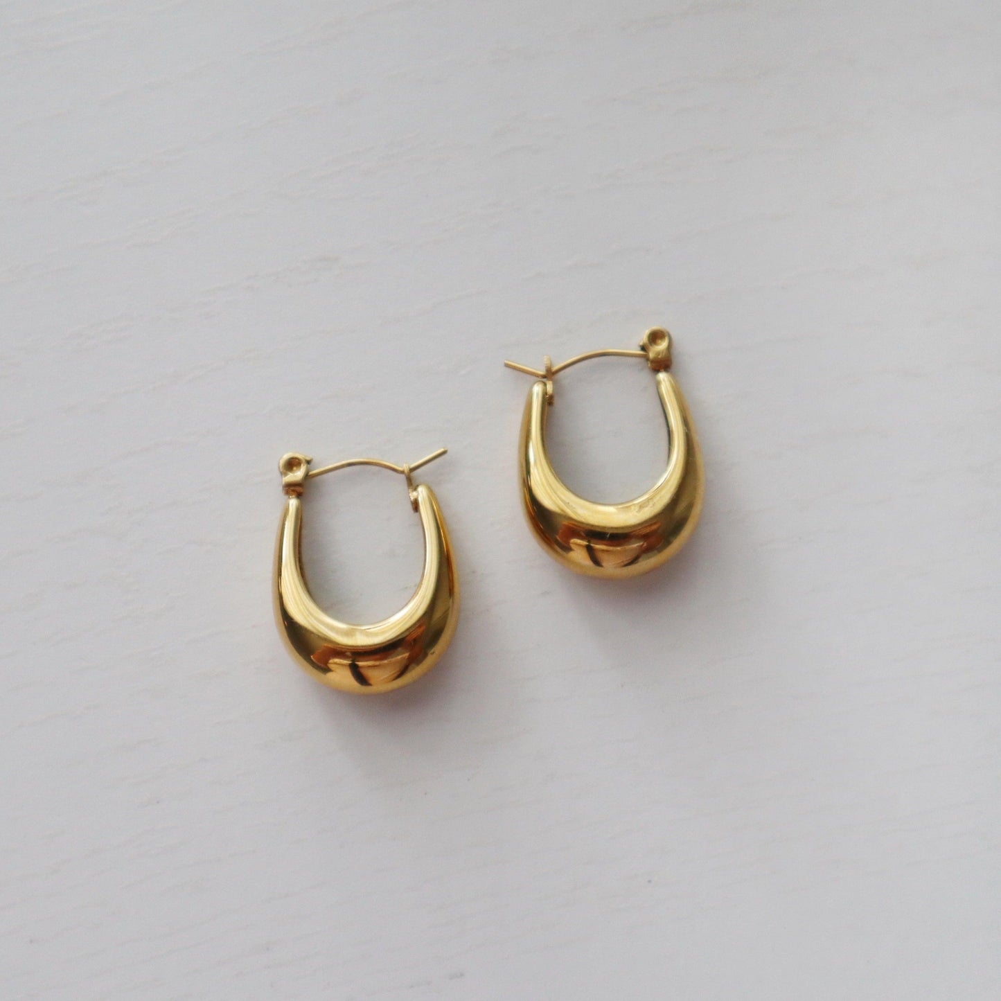 Sydney Hoops | Chunky Hoops - JESSA JEWELRY | GOLD JEWELRY; dainty, affordable gold everyday jewelry. Tarnish free, water-resistant, hypoallergenic. Jewelry for everyday wear