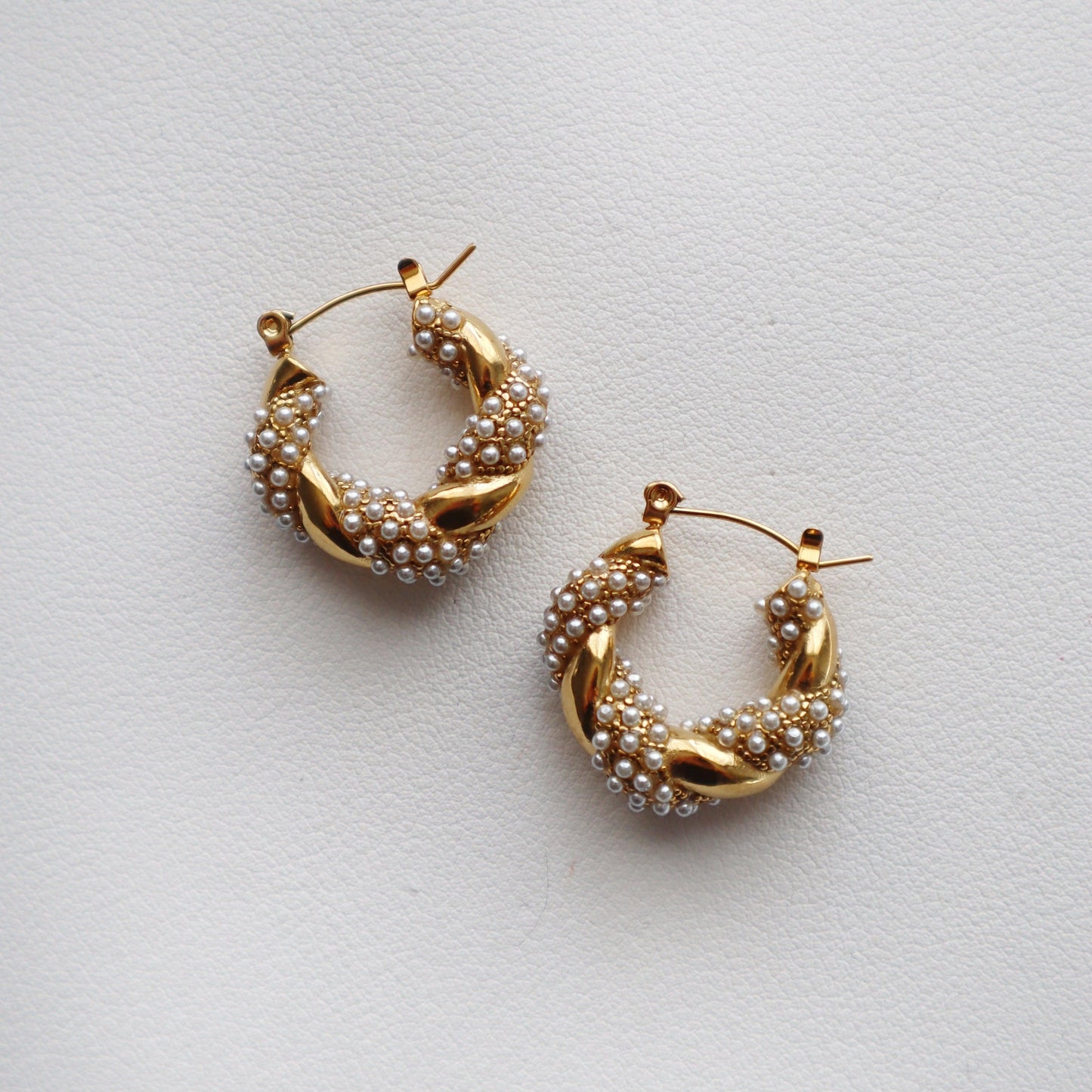 Nolita Hoops | Pearl Gold Twisted Hoops - JESSA JEWELRY | GOLD JEWELRY; dainty, affordable gold everyday jewelry. Tarnish free, water-resistant, hypoallergenic. Jewelry for everyday wear