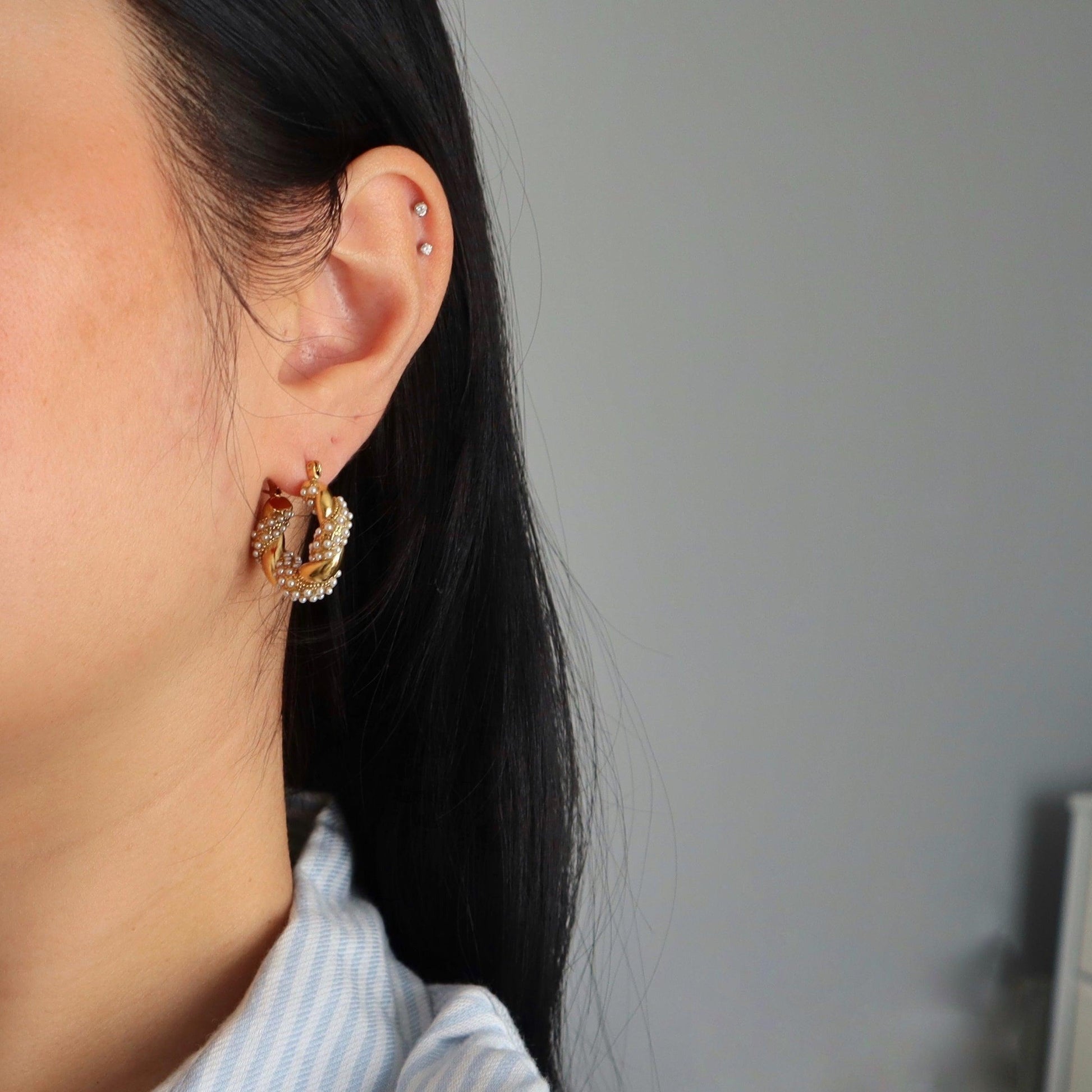 Nolita Hoops | Pearl Gold Twisted Hoops - JESSA JEWELRY | GOLD JEWELRY; dainty, affordable gold everyday jewelry. Tarnish free, water-resistant, hypoallergenic. Jewelry for everyday wear