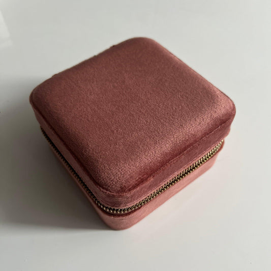 Travel Velvet Jewelry Case - Dusty Rose - JESSA JEWELRY | GOLD JEWELRY; dainty, affordable gold everyday jewelry. Tarnish free, water-resistant, hypoallergenic. Jewelry for everyday wear