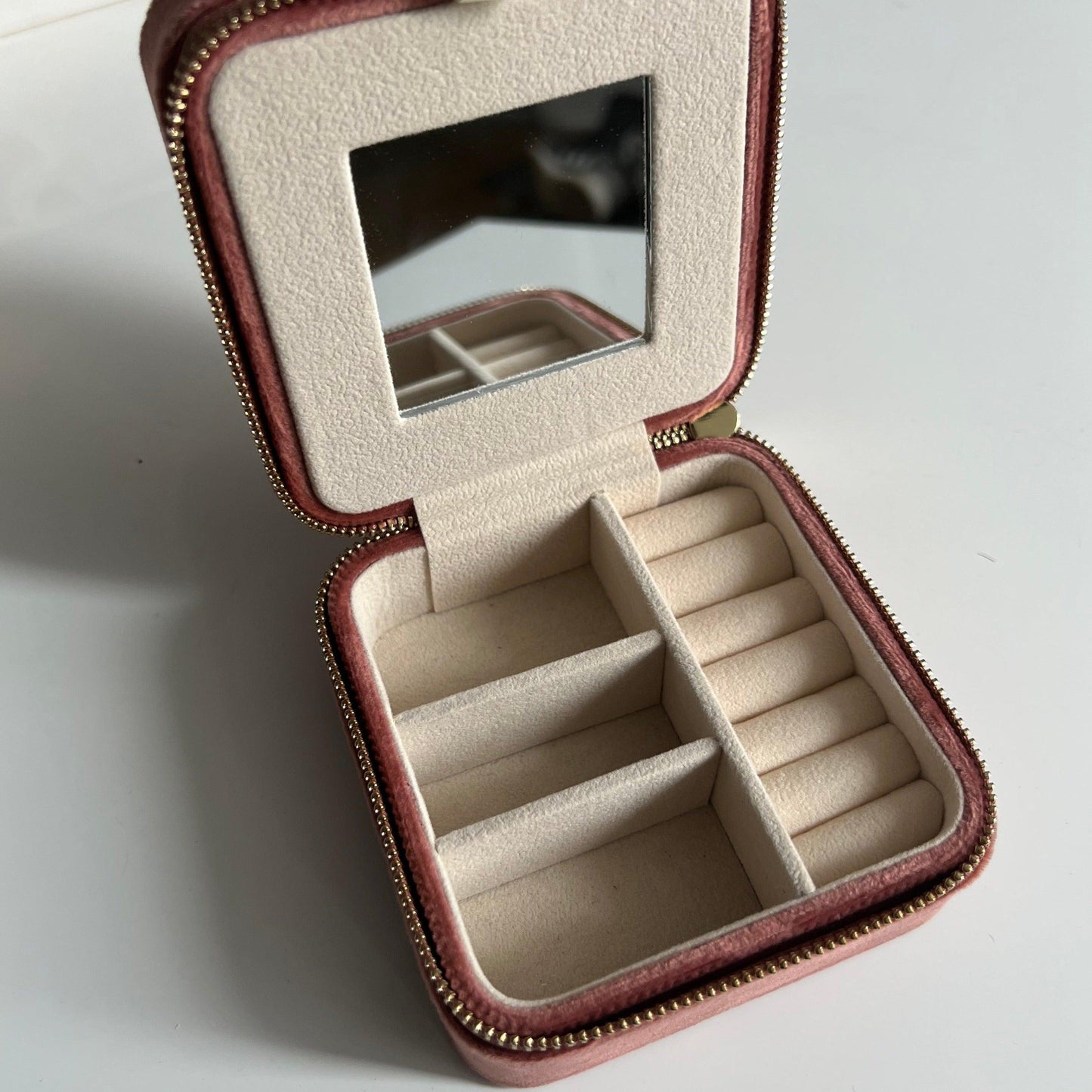 Travel Velvet Jewelry Case - Dusty Rose - JESSA JEWELRY | GOLD JEWELRY; dainty, affordable gold everyday jewelry. Tarnish free, water-resistant, hypoallergenic. Jewelry for everyday wear