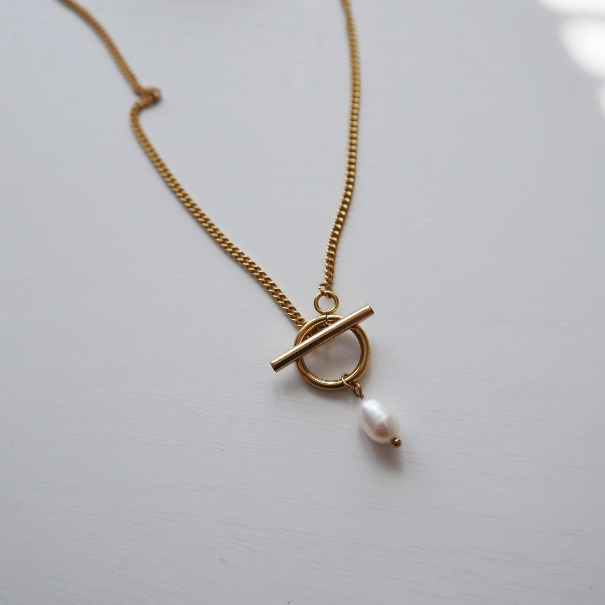 Pearl Toggle Necklace - JESSA JEWELRY | GOLD JEWELRY; dainty, affordable gold everyday jewelry. Tarnish free, water-resistant, hypoallergenic. Jewelry for everyday wear