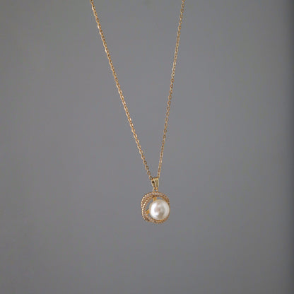 Mae Pearl Necklace - JESSA JEWELRY | GOLD JEWELRY; dainty, affordable gold everyday jewelry. Tarnish free, water-resistant, hypoallergenic. Jewelry for everyday wear