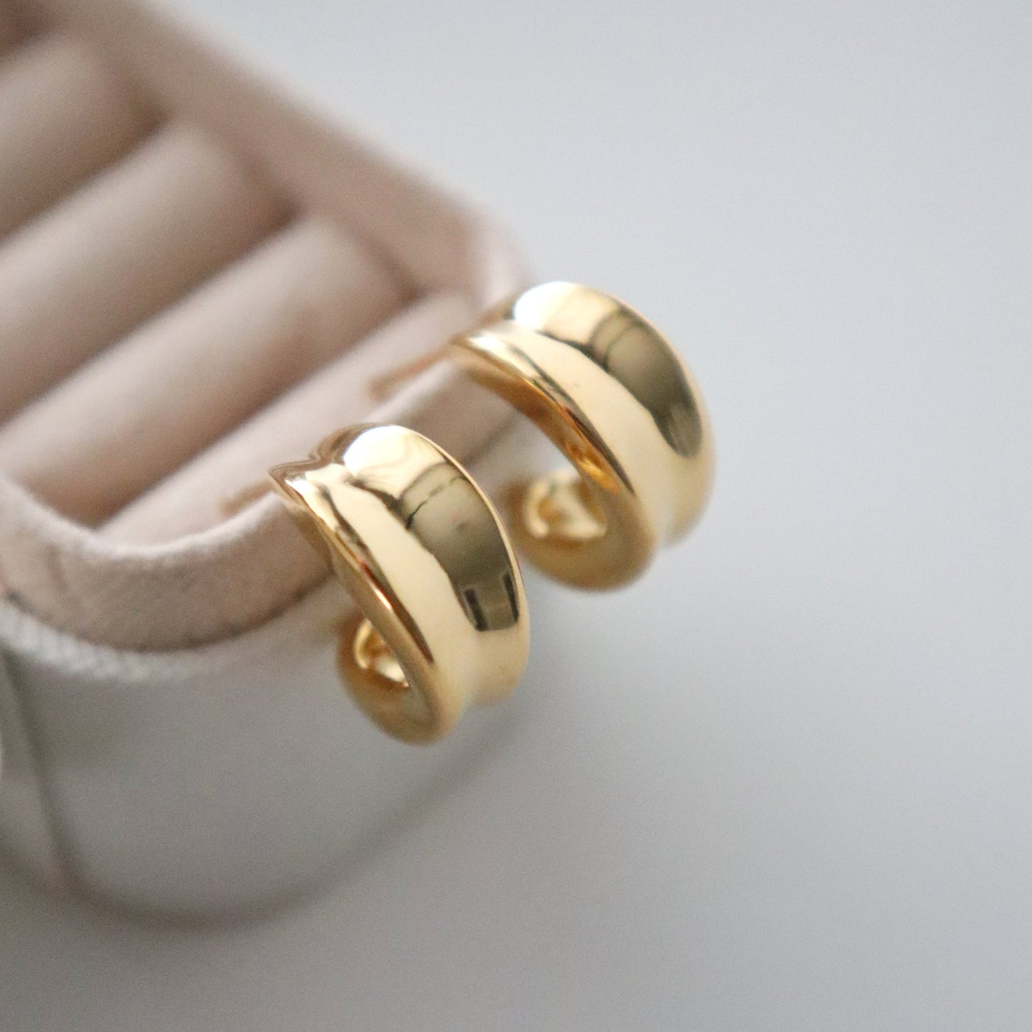 Sylvie Hoops | Everyday Hoop Earrings