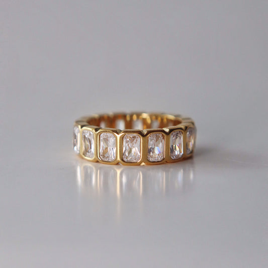 Jani Ring | Eternity Gold Ring