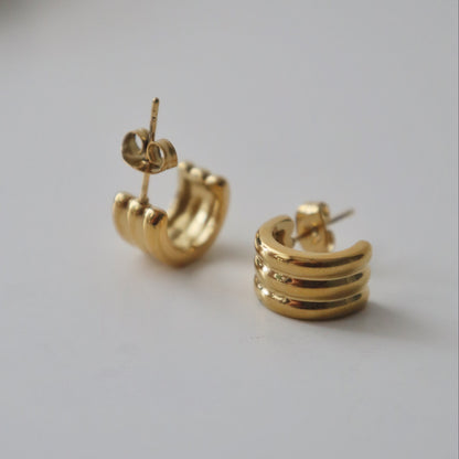Connie Hoops | Lightweight Everyday Gold Hoops