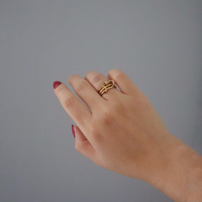 Avery Stacked Ring | Interlocking Ring