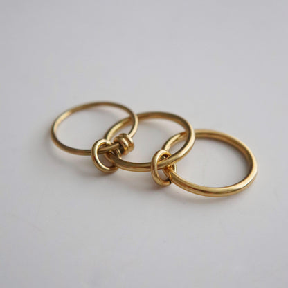 Avery Stacked Ring | Interlocking Ring