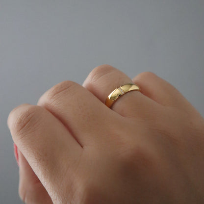 Lara Ring | Dainty Everyday Ring