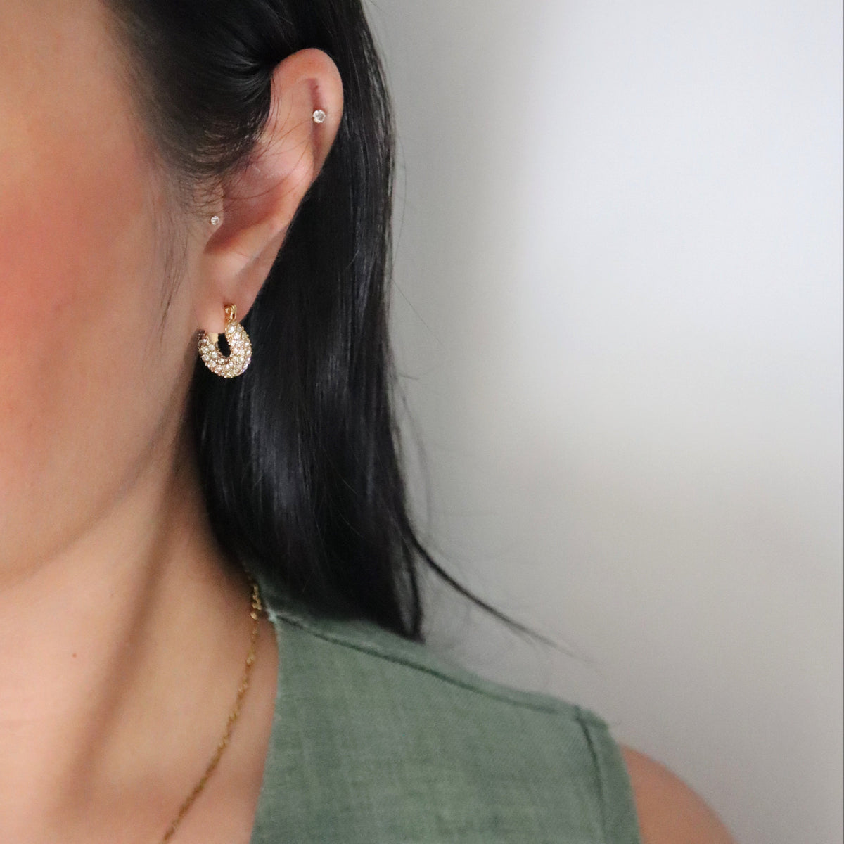 Aria Pave Hoops