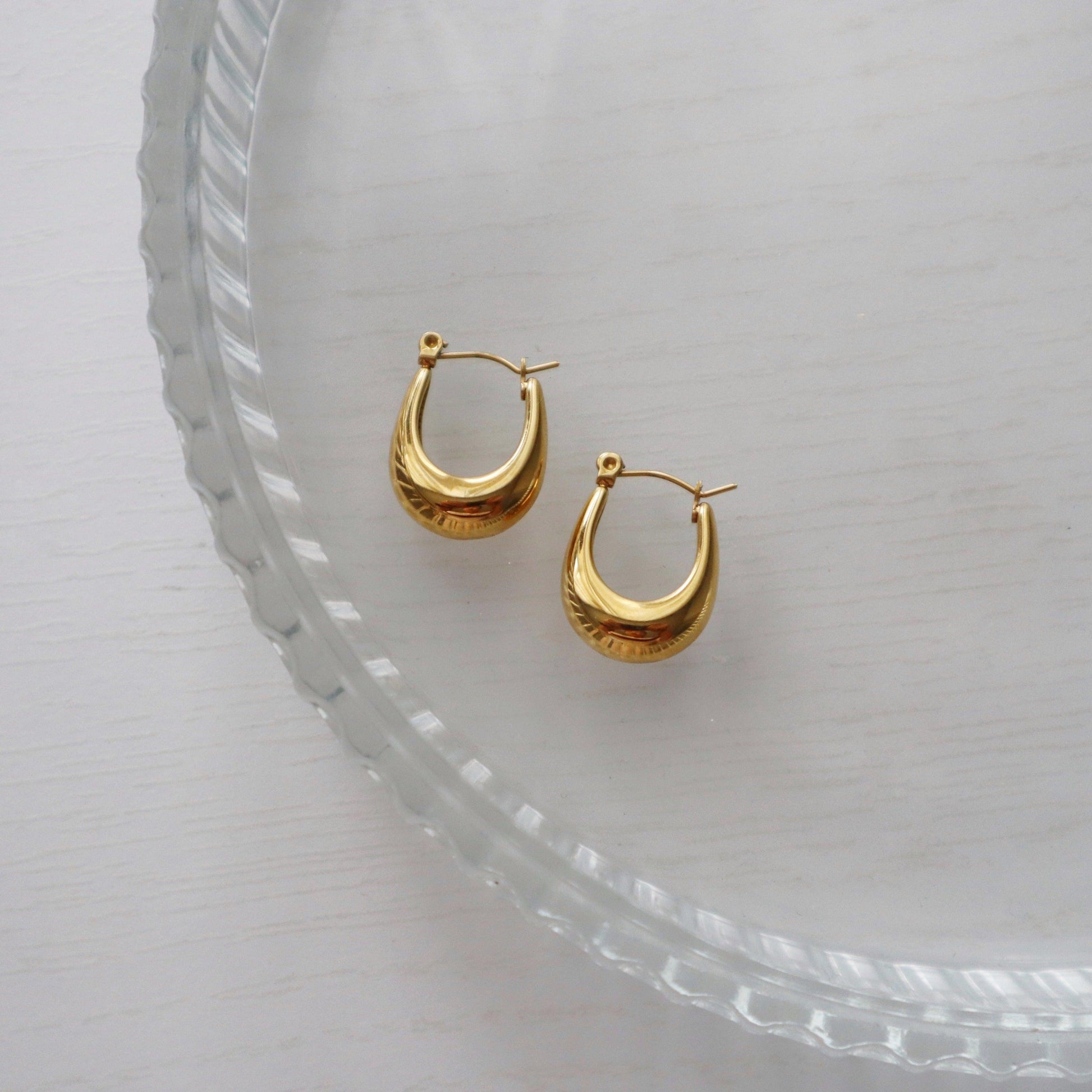 Sydney Hoops | Chunky Hoops - JESSA JEWELRY | GOLD JEWELRY; dainty, affordable gold everyday jewelry. Tarnish free, water-resistant, hypoallergenic. Jewelry for everyday wear