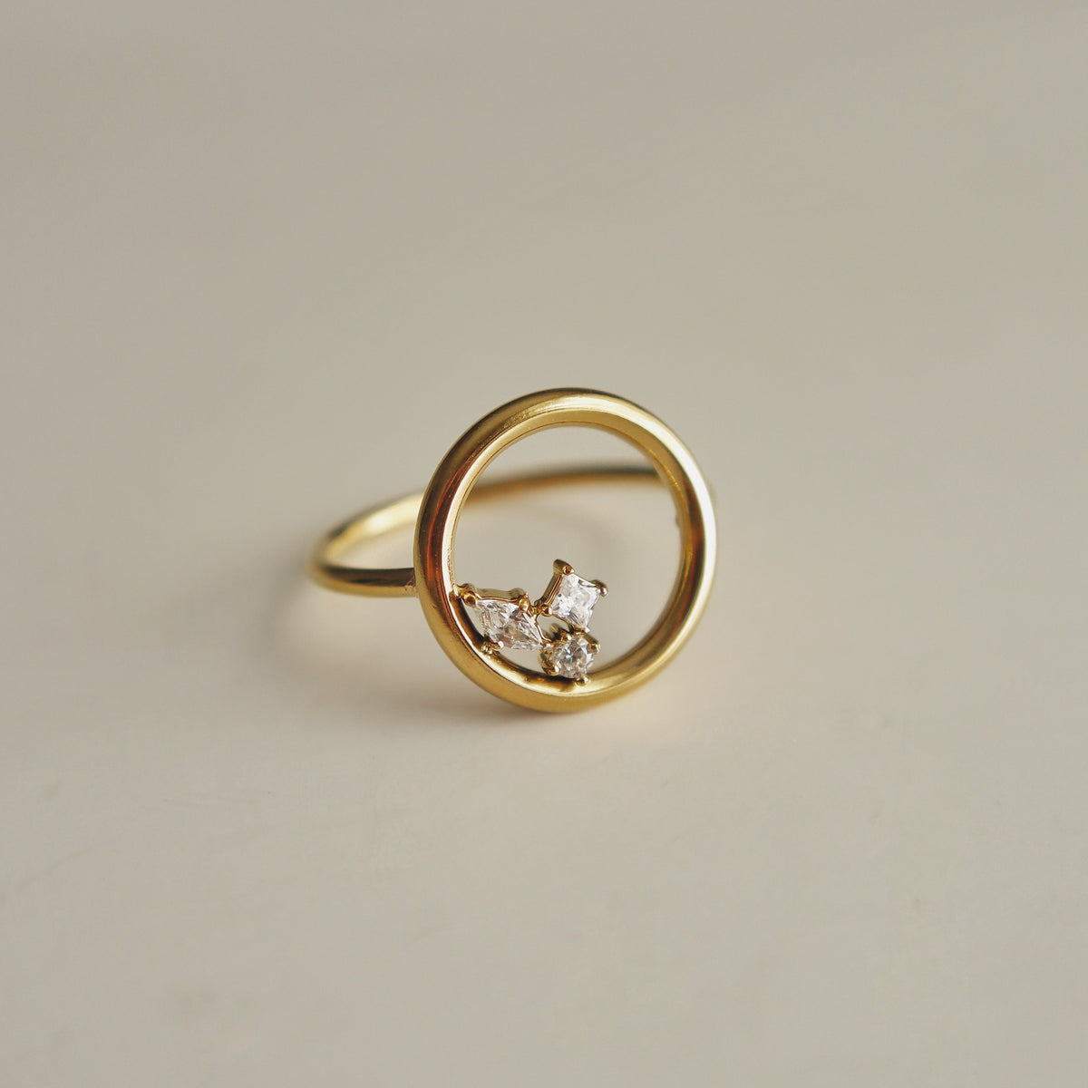 Cleo Circle Ring