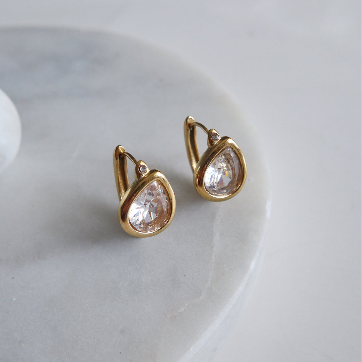 Rina Teardrop Hoops