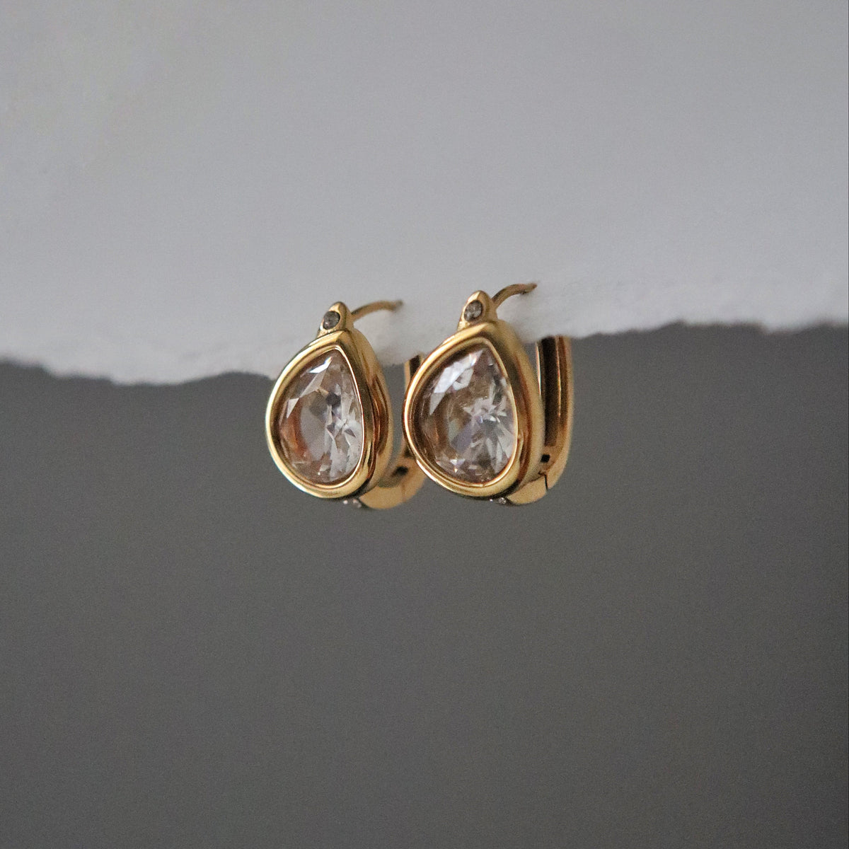 Rina Teardrop Hoops