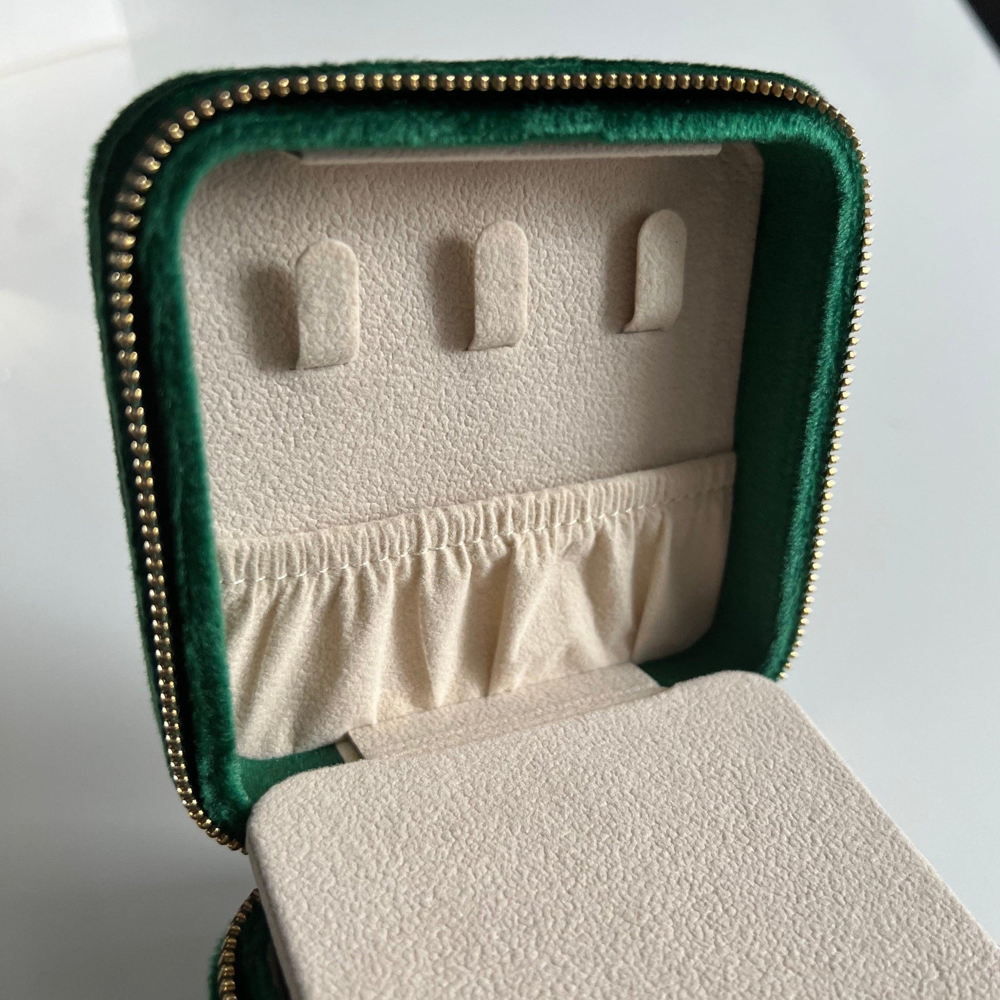 Travel Velvet Jewelry Case - Royal Green - JESSA JEWELRY | GOLD JEWELRY; dainty, affordable gold everyday jewelry. Tarnish free, water-resistant, hypoallergenic. Jewelry for everyday wear