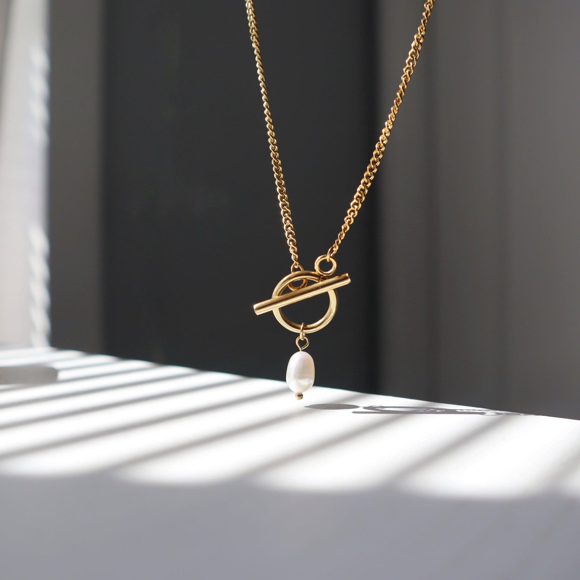 Pearl Toggle Necklace - JESSA JEWELRY | GOLD JEWELRY; dainty, affordable gold everyday jewelry. Tarnish free, water-resistant, hypoallergenic. Jewelry for everyday wear