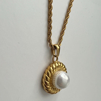 Perla Necklace | Pearl Pendant Necklace - JESSA JEWELRY | GOLD JEWELRY; dainty, affordable gold everyday jewelry. Tarnish free, water-resistant, hypoallergenic. Jewelry for everyday wear